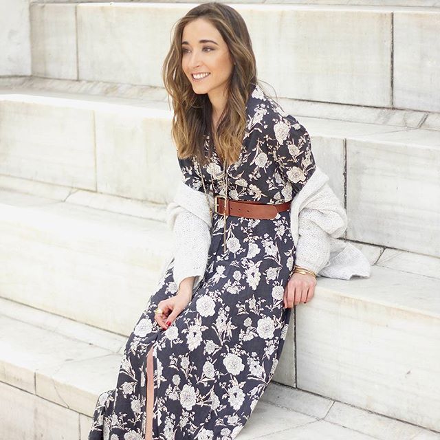 No te pierdas el último post del blog!!//Don't miss the last post con the blog! #ootd #outfitoftheday #outfit #floralprint #maxidress #spring #belt #cardigan #accessories #girl #new #photooftheday #picoftheday #instastyle #igers #style #fashion #fashiondiaries #stylish #streetstyle #instagrammers #instafashion #instamood
