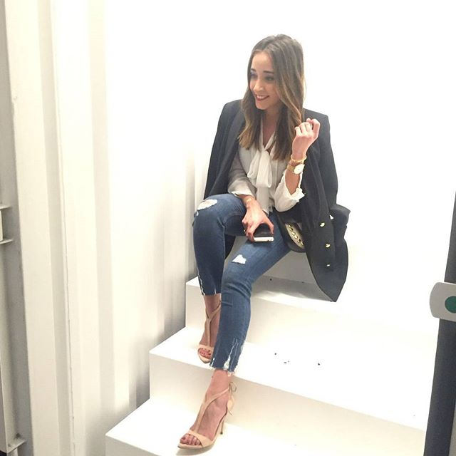 Qué bien me lo he pasado en la presentación de las colecciones de @fridaysproject y @doubleagentusa #dameetsfridays #fridaysproyect #doubleagentusa #jeans #blazer #girl #style #fashion #stylish #heels #accessories #igers #instastyle #instagrammers #picoftheday #photooftheday