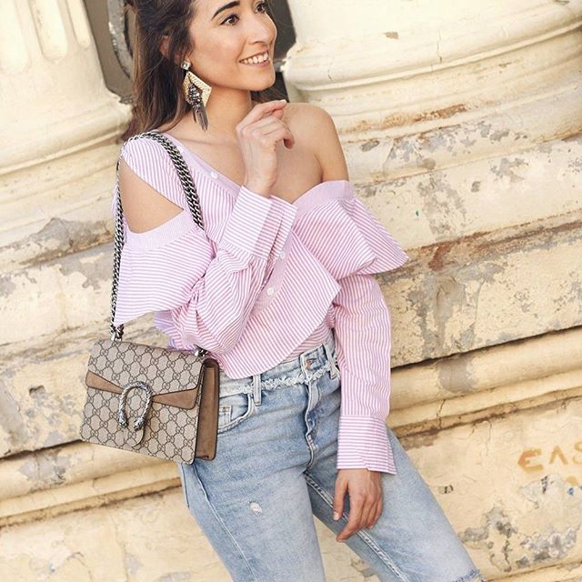 Buenas noches!!! Estoy enamorada de esta camisa, es súper original y alegre!! //Don't miss the last post on the blog!! #ootd #outfit #outfitoftheday #gucci #uterqüe #rippedjeans #girl #style #fashion