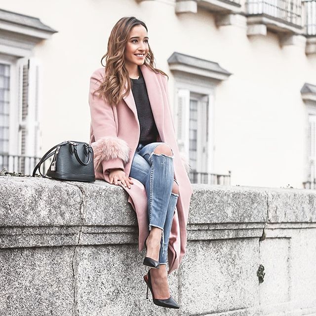 Pero qué bonito es este abrigo de @byleclair 😍 me encanta el detalle de la mangas y el color es precioso! Todos los detalles en la bio!! //New post on the blog with this amazing coat!! #ootd #outfit #outfitoftheday #lookoftheday #whatiwore #streetstyle #ootdinspiration #streetlook #getinspired #getthelook #fashioninspo #styleinspiration #pink #louisvuitton #outfitideas #outfitinspiration #bloggerstyle #streetstyle #streetweardaily
