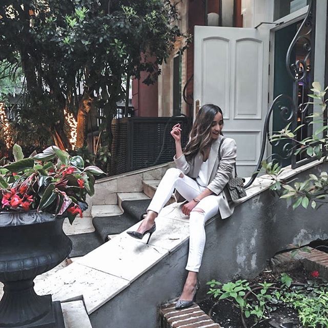 Qué bien nos lo pasamos en el cumple de @preppyels en @fortunyrestaurantclub! La comida estaba riquísima y no nos podían haber tratado mejor, nos sacaron hasta una tarta con velas! Os aconsejo el tratar de atún, estaba riquísimo 😋
#ootd #outfit #outfitoftheday #lookoftheday #whatiwore #streetstyle #ootdinspiration #streetlook #getinspired #getthelook #fashioninspo #styleinspiration #outfitideas #outfitinspiration #streetweardaily #streetstyleinspiration #styleideas #styleblogger #outfitshare #girl #streetstyleinspiration