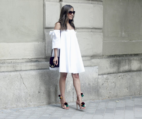 white off the shoulders dress sandals with pompoms burgundy uterqüe bag sunnies summer outfit05